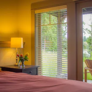 https://the-cottages-at-salt-spring-island.hotels-victoria.net